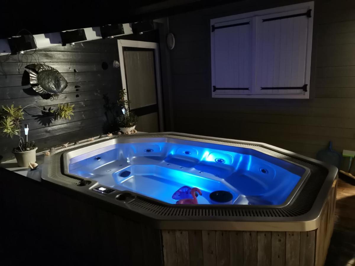 Bungalow La Perle - Jacuzzi - Piscine Saint-Francois  Bagian luar foto